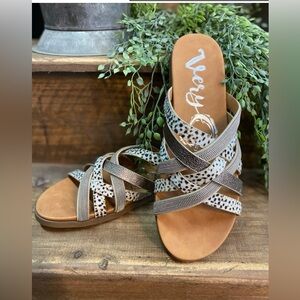 Very G Giselle Sandal Leopard Metallic Size 6.5
